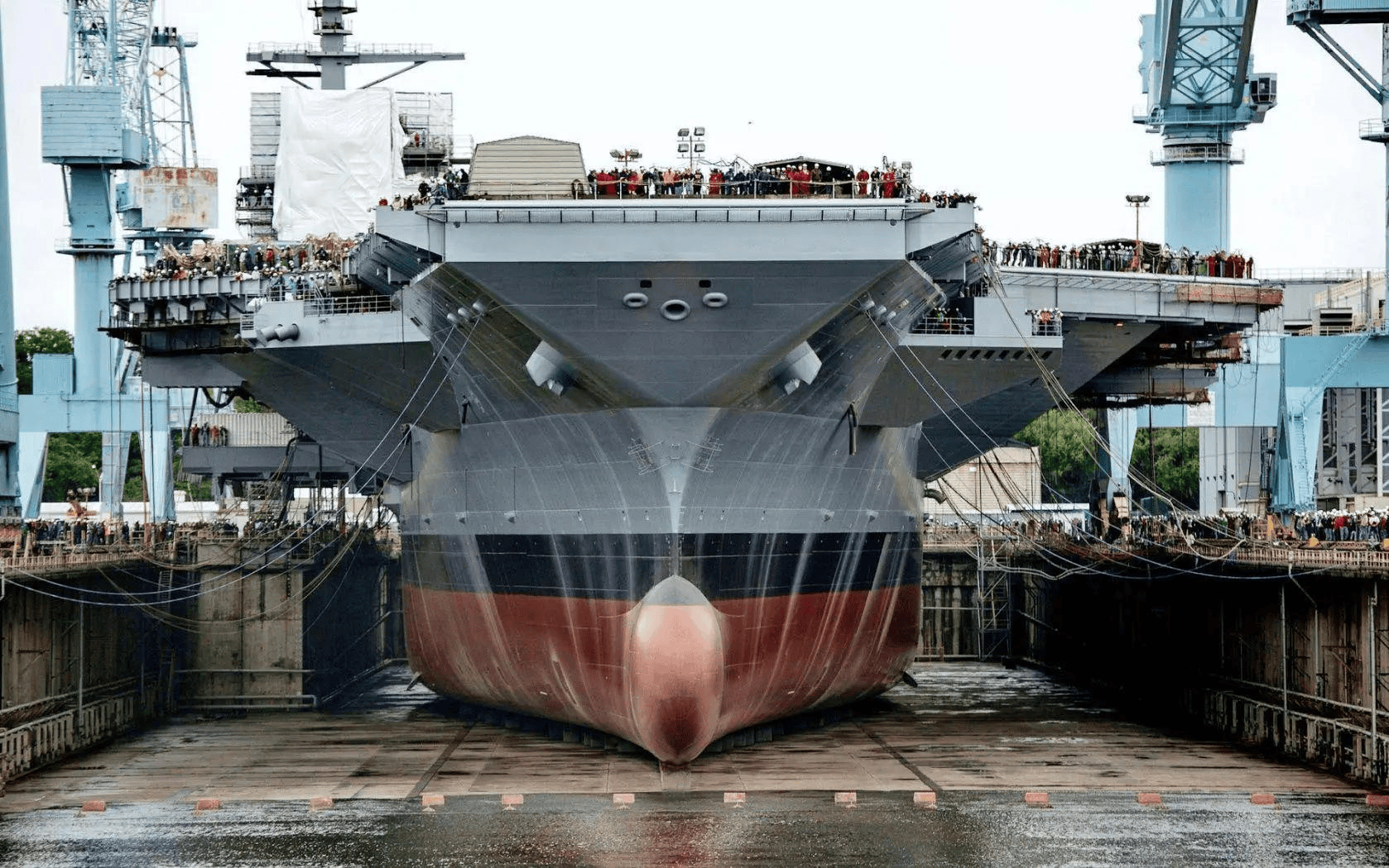 服役6年山东舰开启深度维护三亚大坞首次启用中国航母逻辑变了